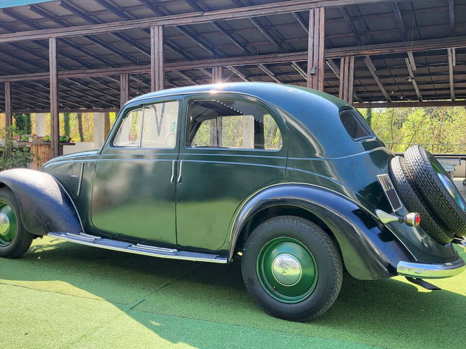 Image 17/75 of FIAT 1500 (1937)