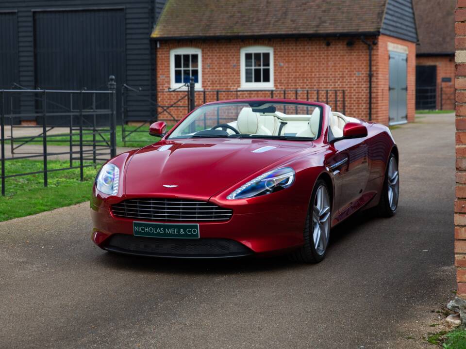 Afbeelding 79/81 van Aston Martin DB 9 Volante (2015)