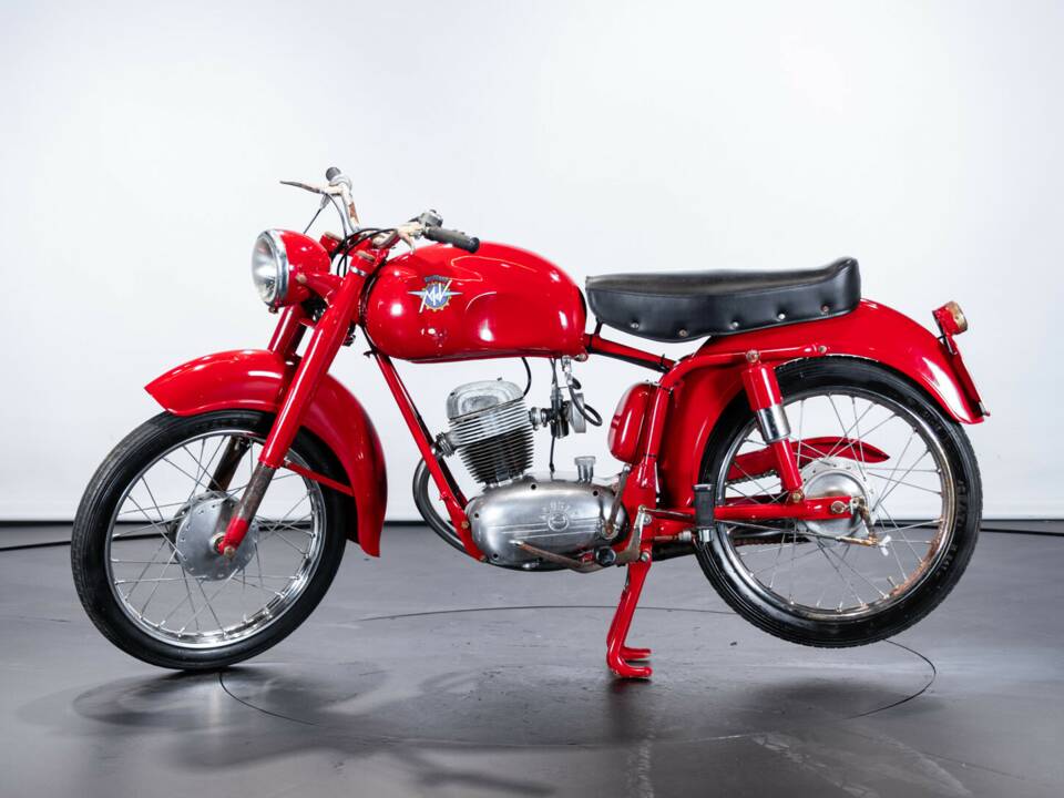 Image 1/27 of MV Agusta 125 TR (1955)