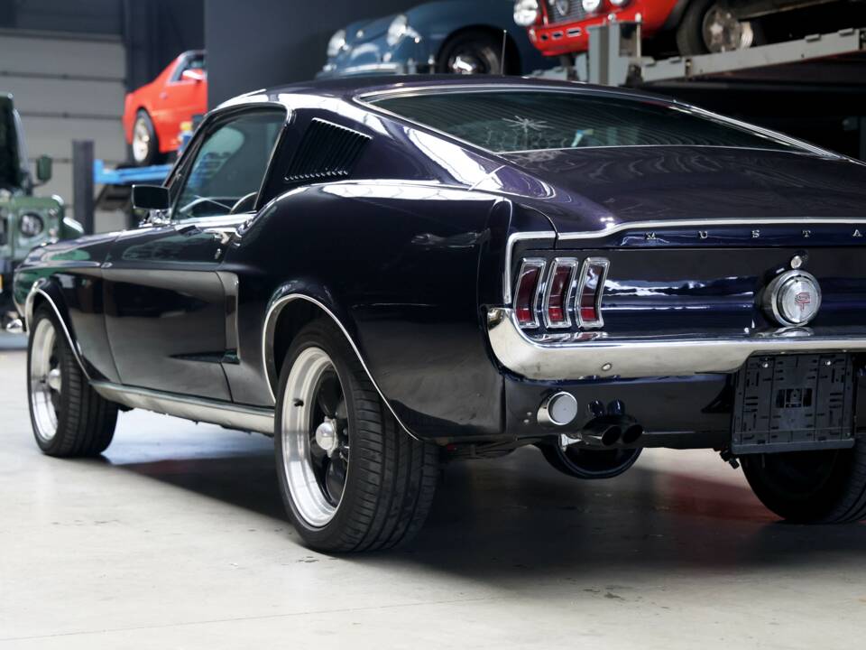 Image 31/57 of Ford Mustang 302 (1968)