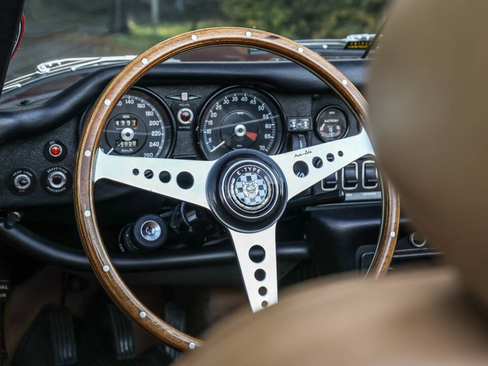 Bild 27/31 von Jaguar E-Type V12 (1974)