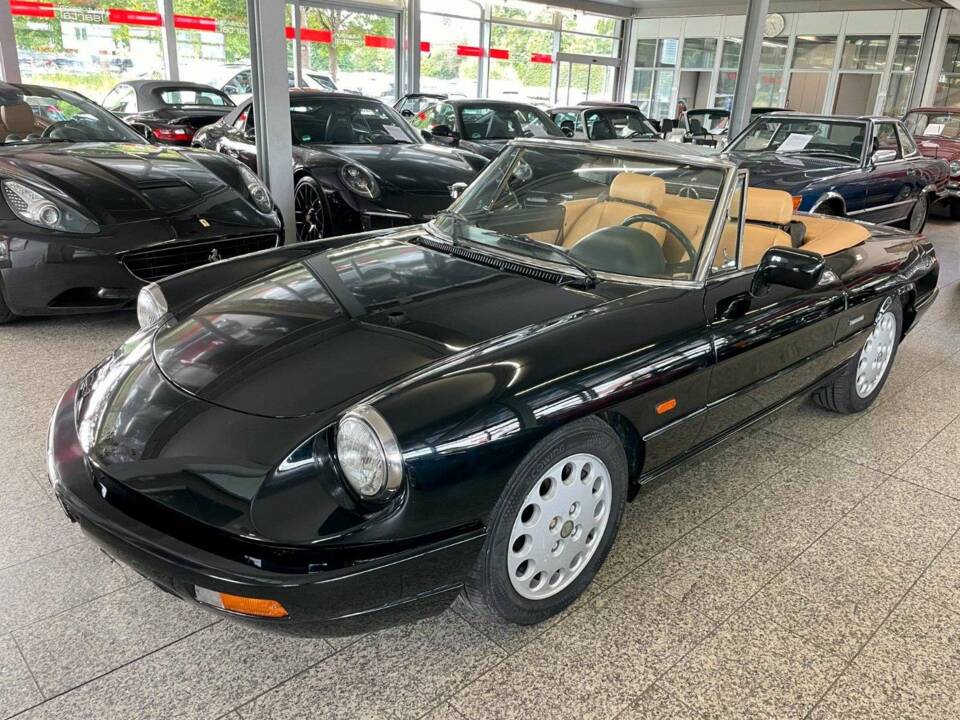 Immagine 1/18 di Alfa Romeo 2.0 Spider (1993)