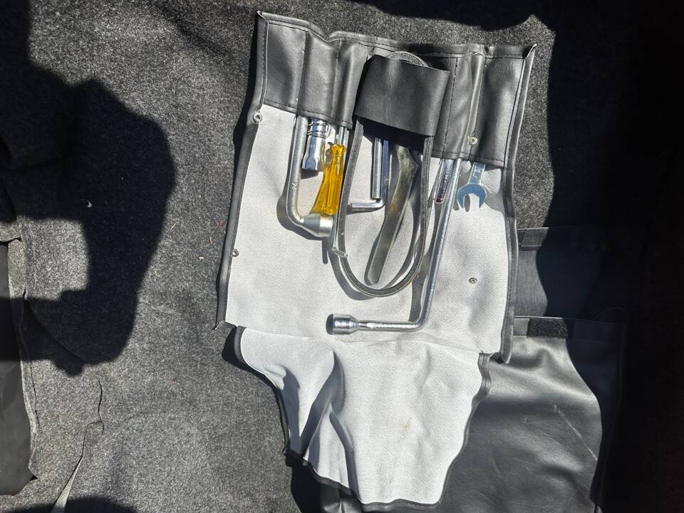 Bild 37/41 von Porsche 911 Carrera 3.2 (1984)