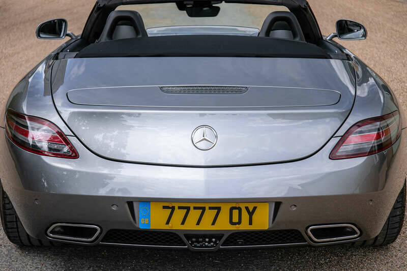 Image 47/50 of Mercedes-Benz SLS AMG Roadster (2014)