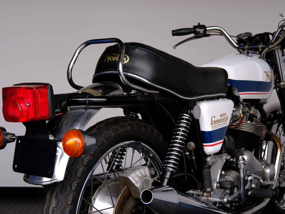 Image 77/83 of Norton 850 MKIII Roadster (1975)