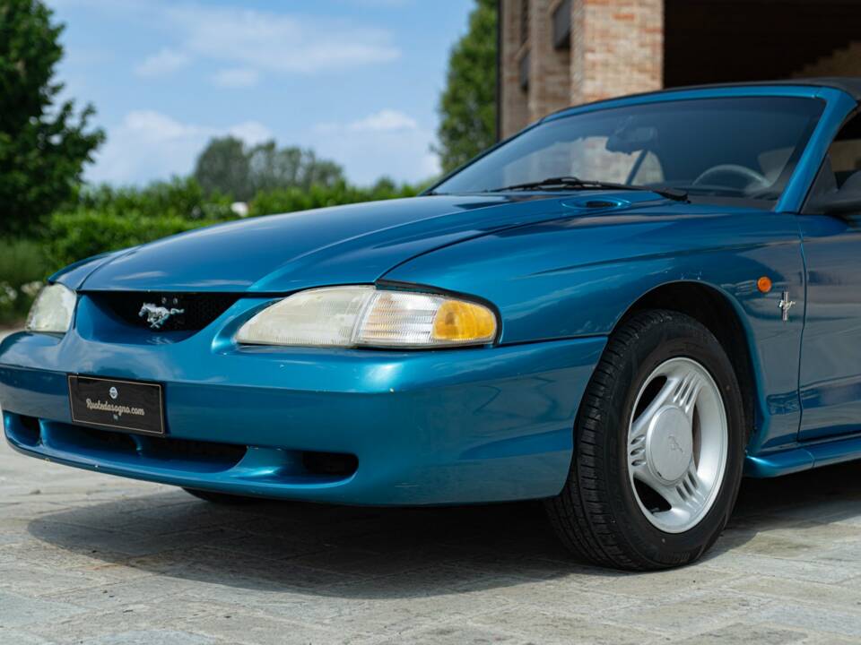 Image 13/50 of Ford Mustang (1994)