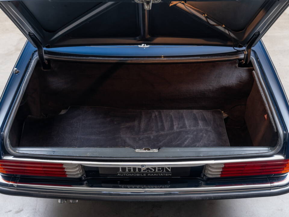 Image 24/24 of Mercedes-Benz 500 SL (1983)