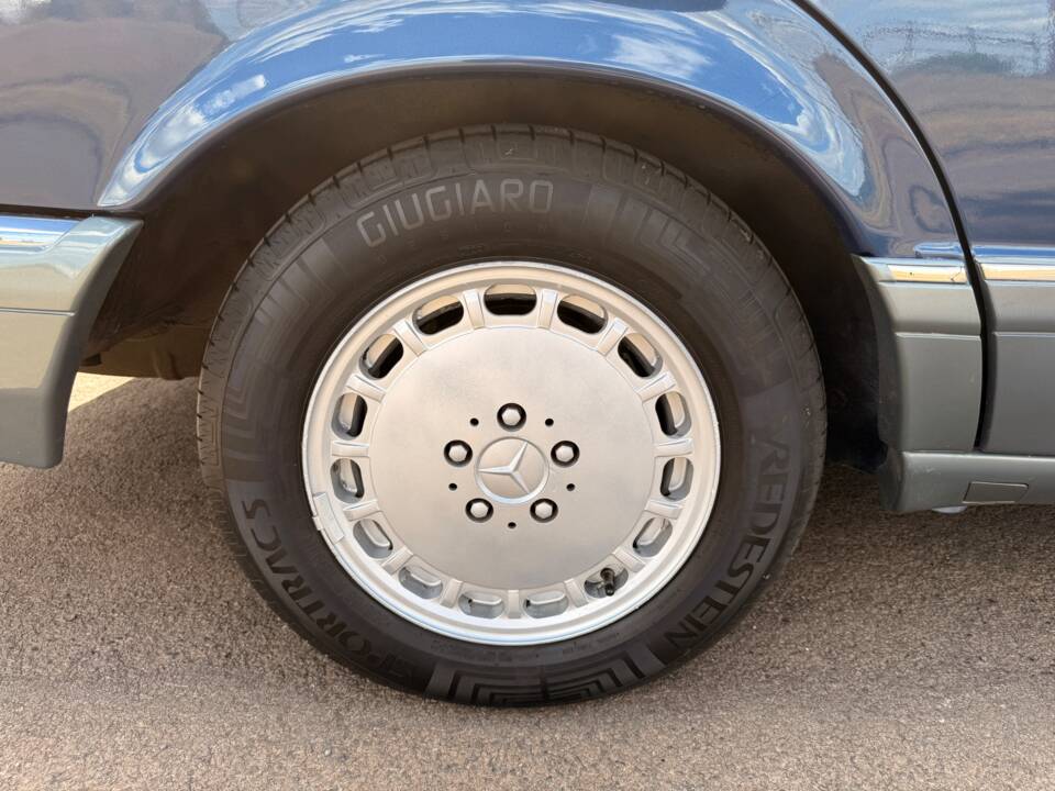 Imagen 22/30 de Mercedes-Benz 500 SE (1988)