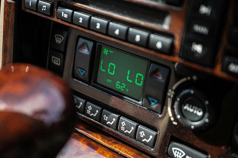 Image 29/49 of Land Rover Range Rover 4.6 HSE (1999)