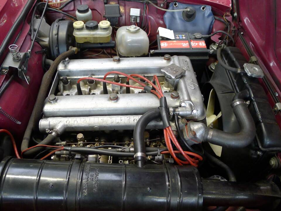 Bild 12/36 von Alfa Romeo 2000 GT Veloce (1975)