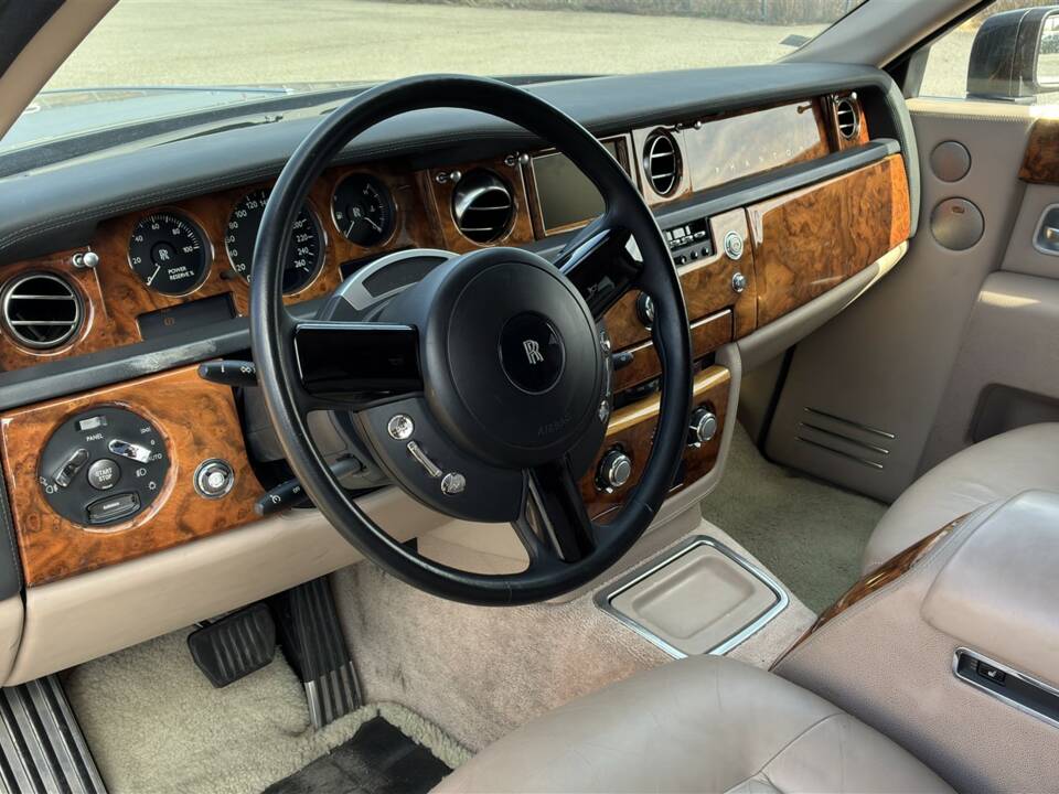 Image 10/44 of Rolls-Royce Phantom VII (2004)