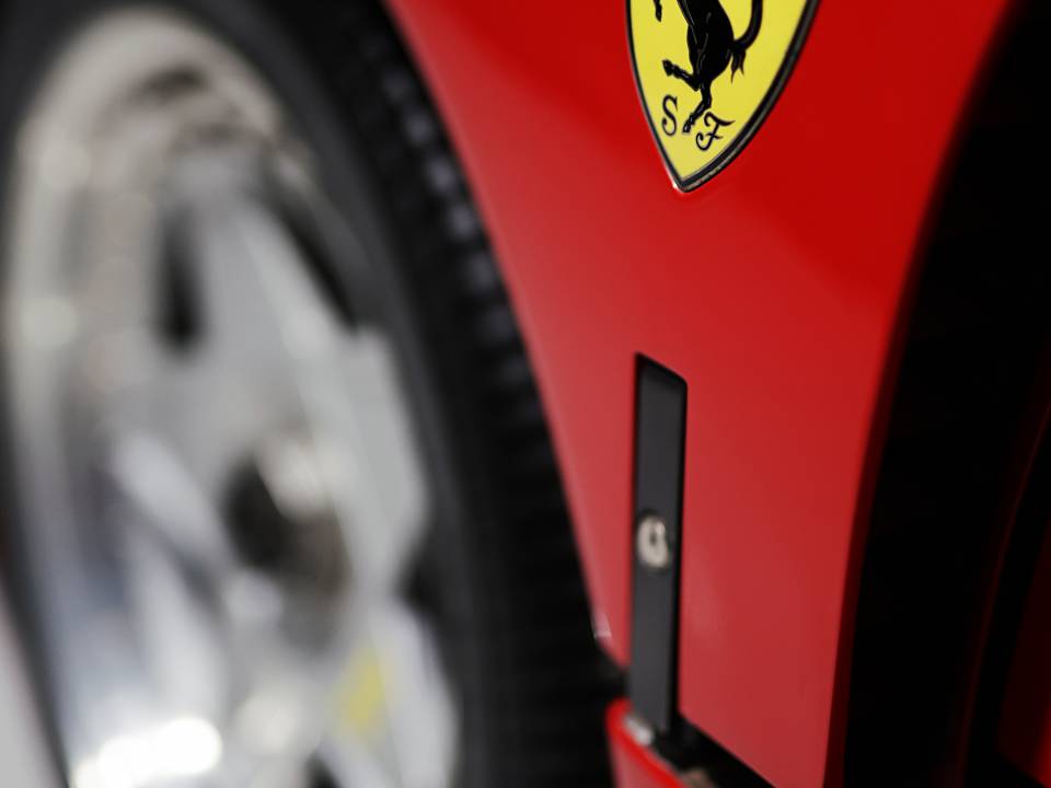 Image 5/13 of Ferrari F40 (1988)