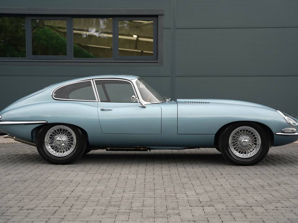 Image 3/50 de Jaguar Type E 3.8 (1962)