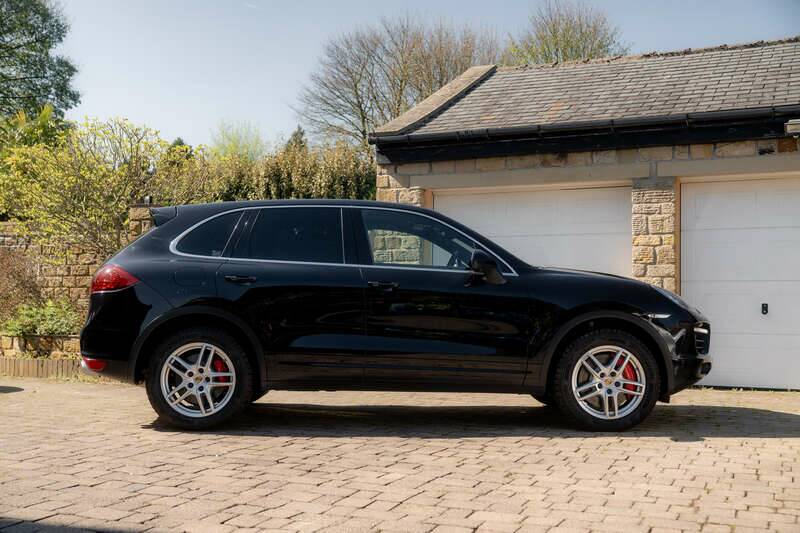 Bild 13/50 von Porsche Cayenne Turbo (2012)