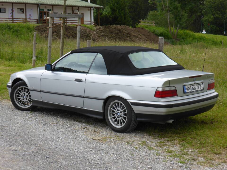 Bild 10/18 von BMW 320i (1998)