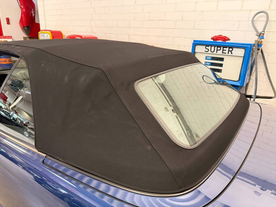 Image 19/22 of BMW 318Ci (2005)