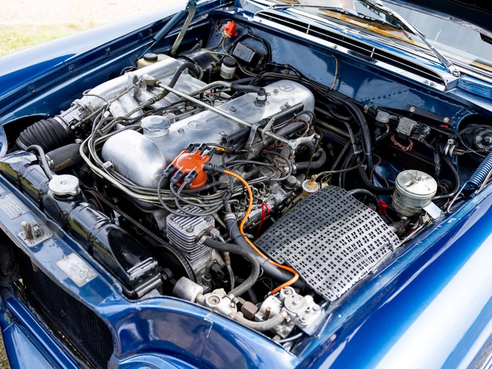 Afbeelding 28/62 van Mercedes-Benz 300 SE (1965)