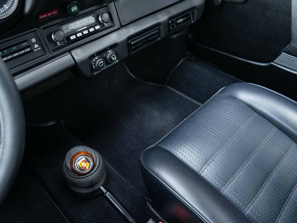 Image 24/37 of Porsche 911 2.7 S (1974)