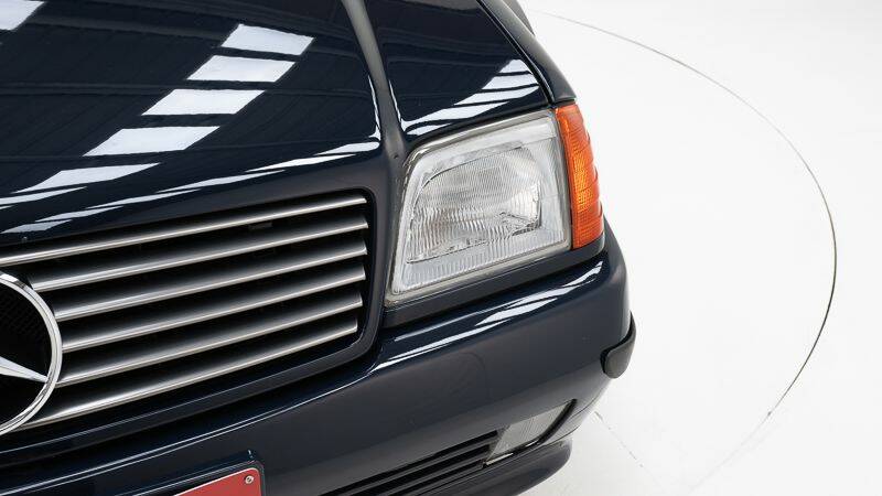Image 11/15 of Mercedes-Benz 500 SL (1991)