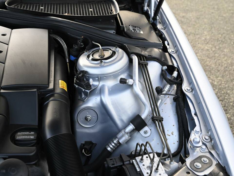 Image 32/50 de Mercedes-Benz S 500 L (2001)