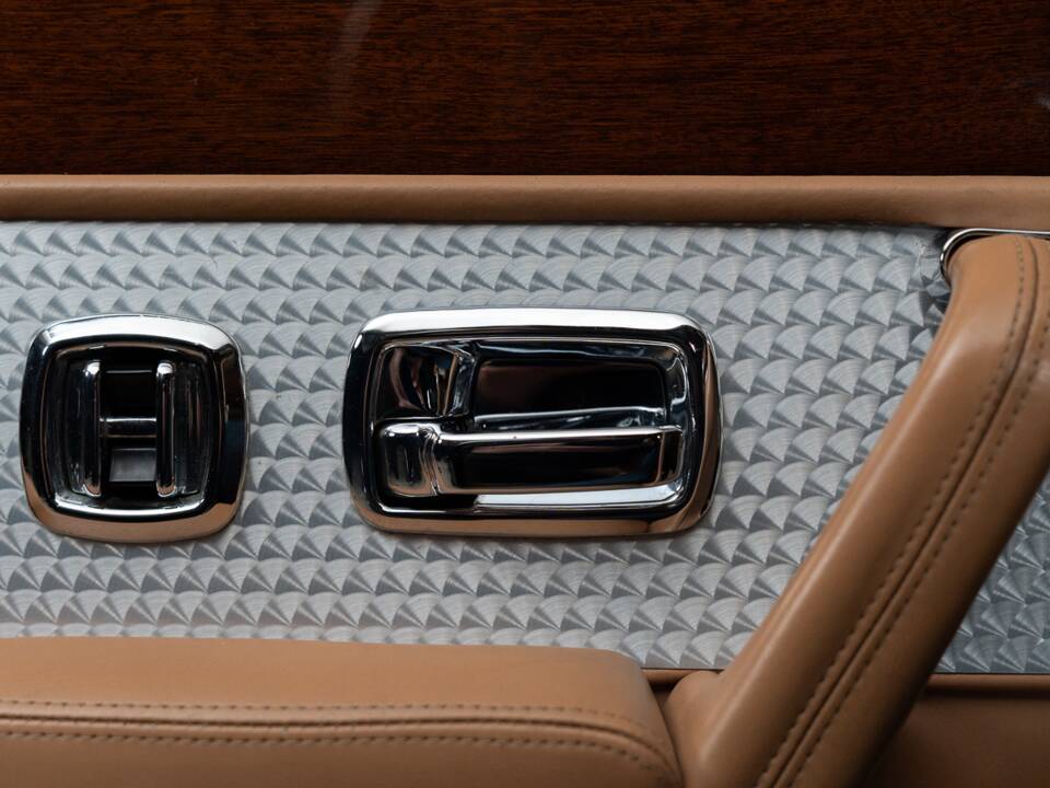 Image 33/43 of Bentley Continental T (1997)