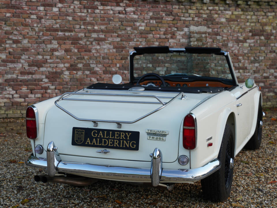Image 25/50 of Triumph TR 250 (1968)