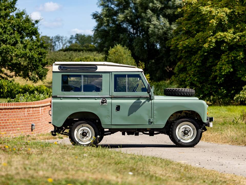 Image 18/50 of Land Rover 88 (1978)