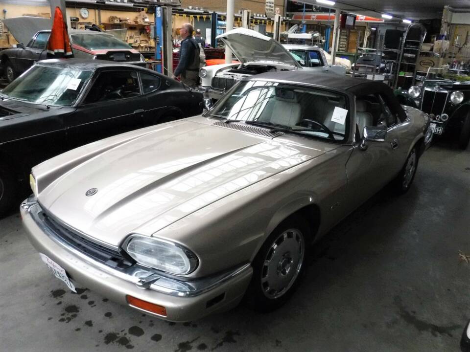 Immagine 32/35 di Jaguar XJS 4.0 (1994)