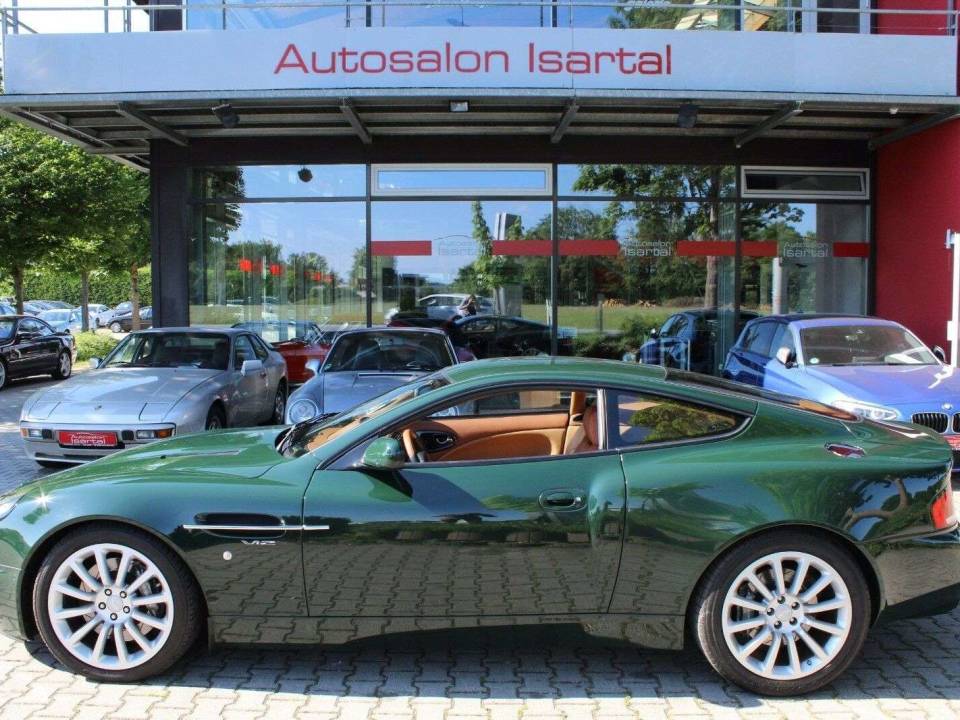Image 5/15 of Aston Martin V12 Vanquish (2002)