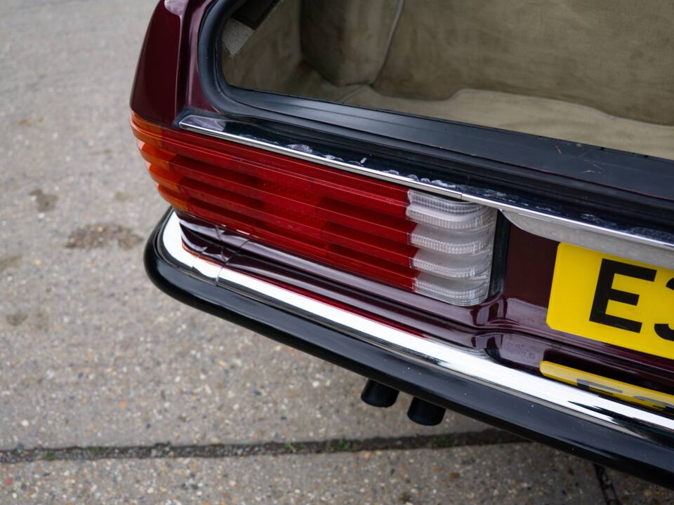 Immagine 10/21 di Mercedes-Benz 560 SL (1988)
