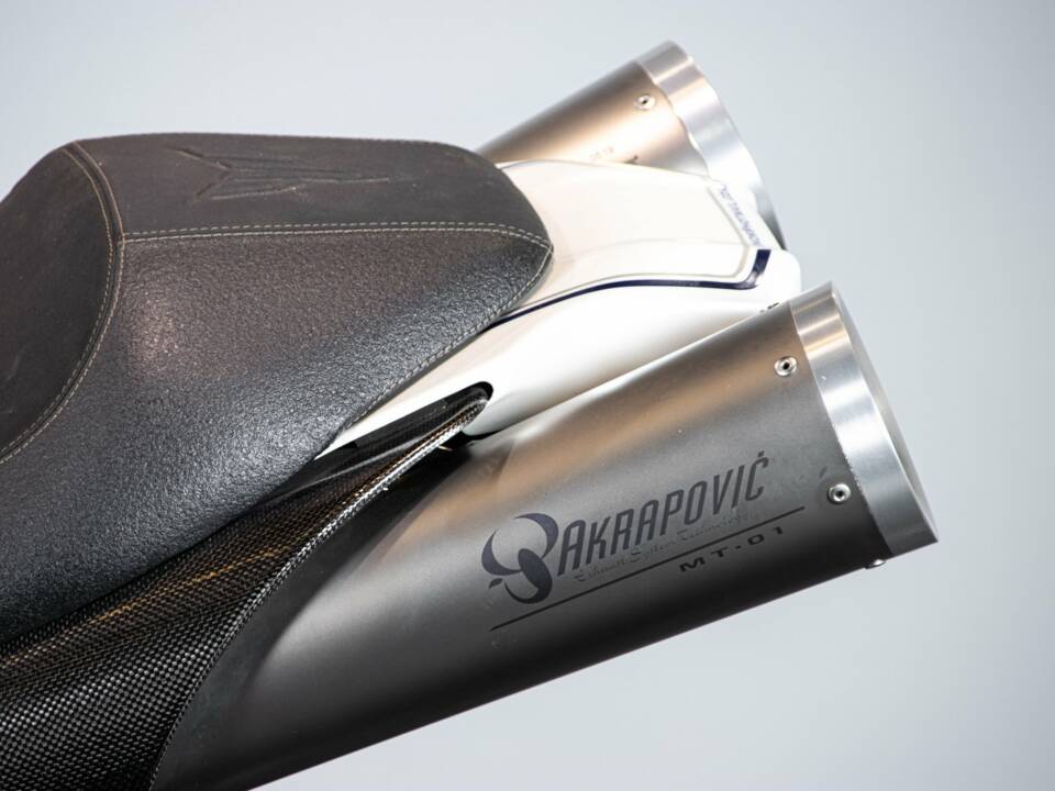Image 15/50 of Yamaha DUMMY (2007)