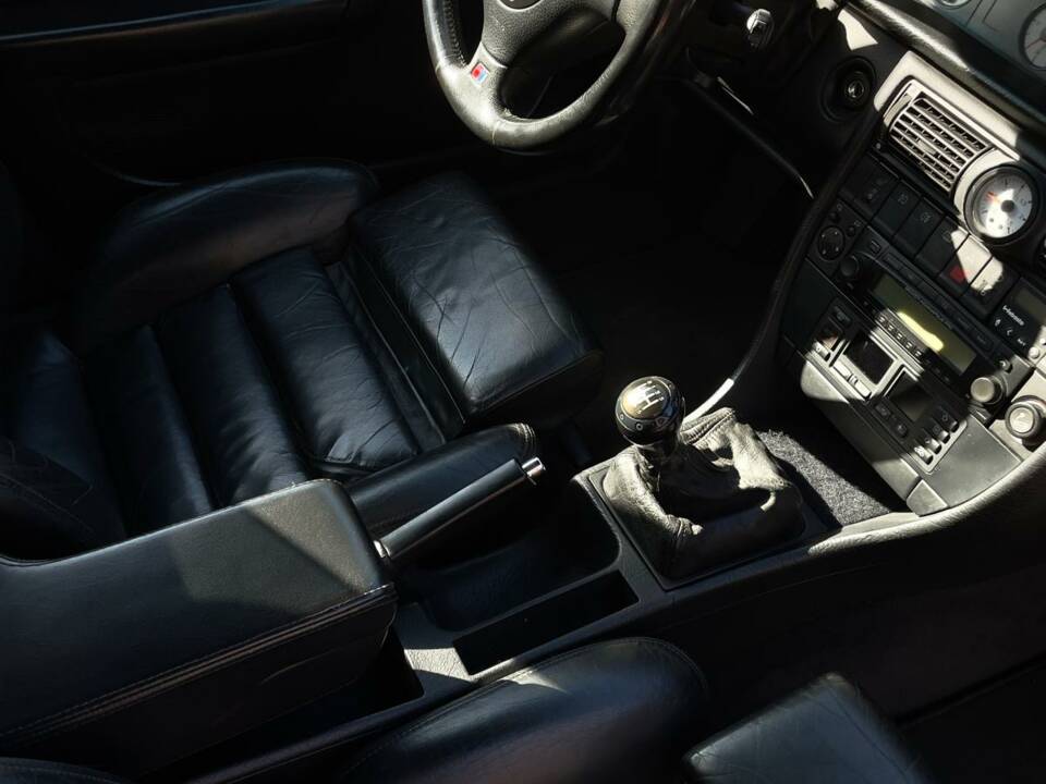 Image 10/34 of Audi S6 Avant (1996)