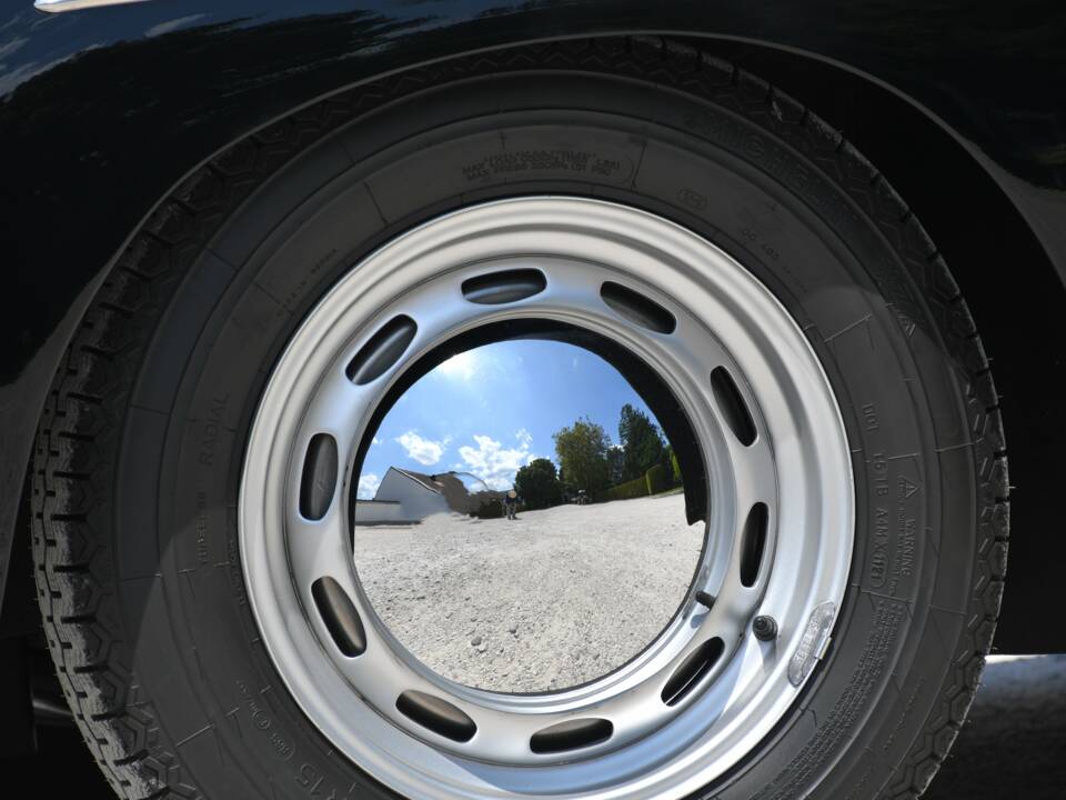 Image 11/23 of Porsche 356 1600 Speedster (1956)