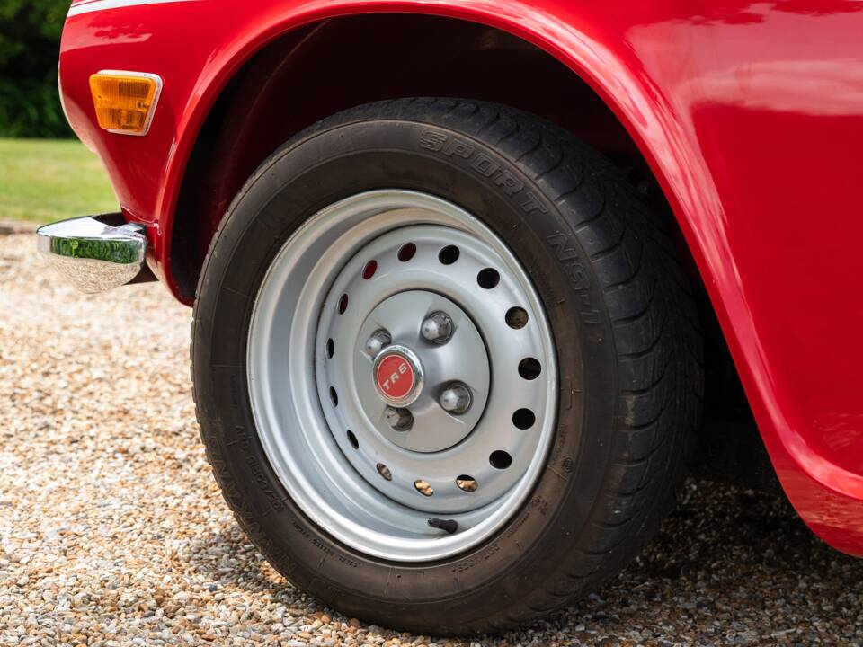 Immagine 41/50 di Triumph TR 6 (1975)