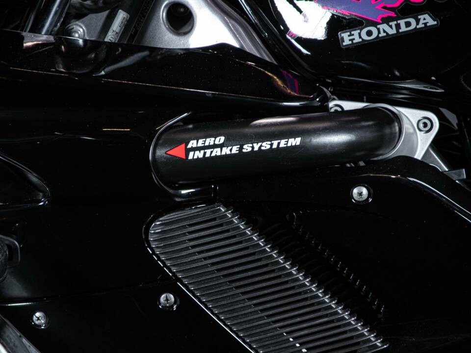 Bild 17/50 von Honda DUMMY (1994)