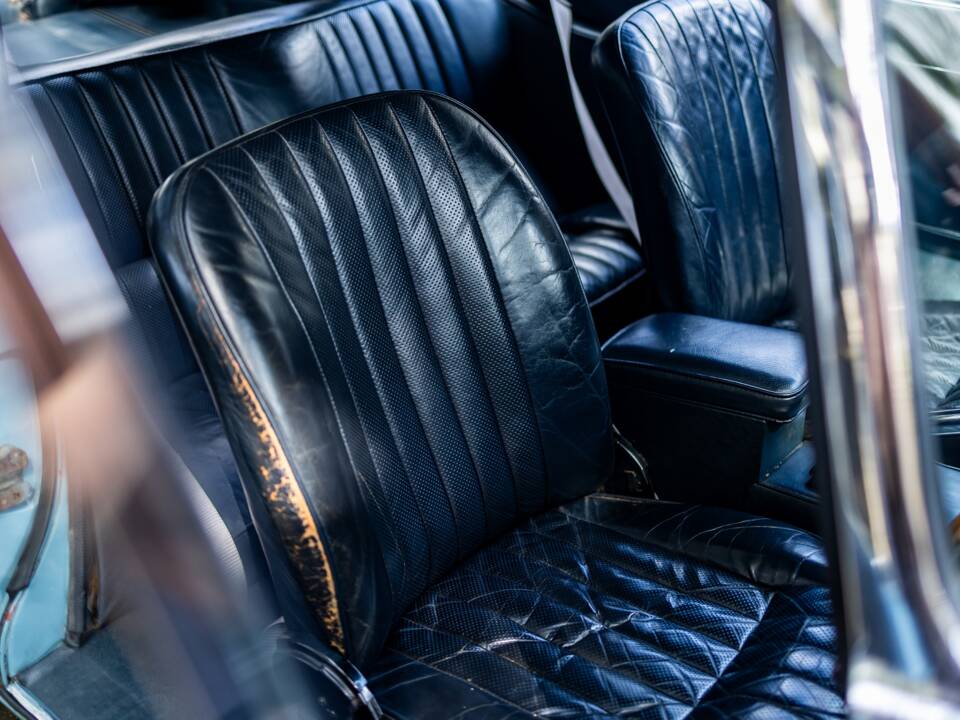 Image 37/50 of Jaguar Type E (2+2) (1969)