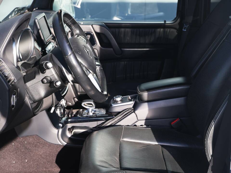 Bild 31/41 von Mercedes-Benz G 63 AMG (lang) (2015)