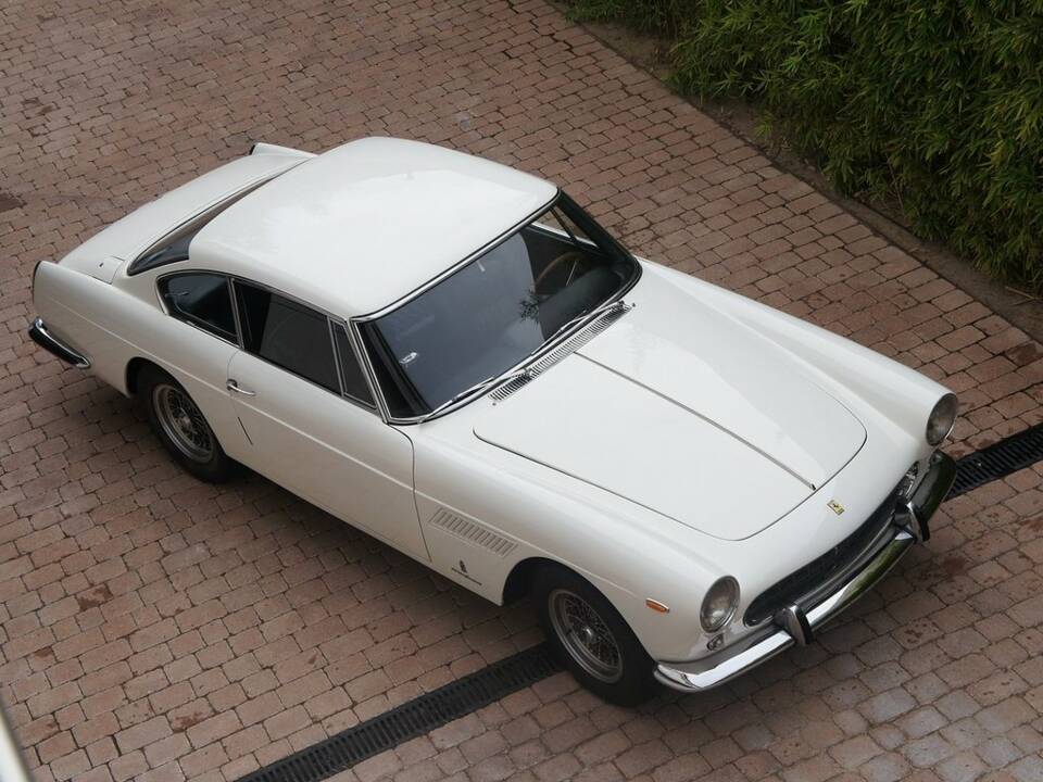 Imagen 3/8 de Ferrari 250 GTE (1962)