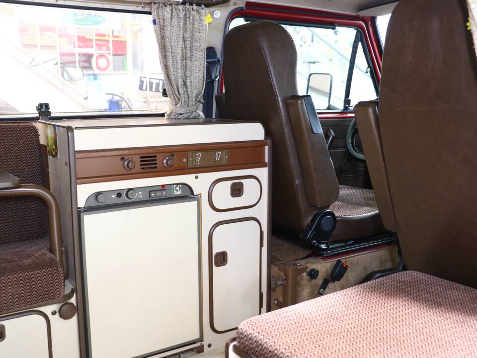Bild 28/37 von Volkswagen T3 Westfalia Joker 1.6 TD (1985)