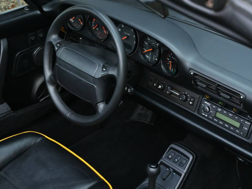 Image 25/50 of Porsche 911 Carrera 2 &quot;America Roadster&quot; (1993)