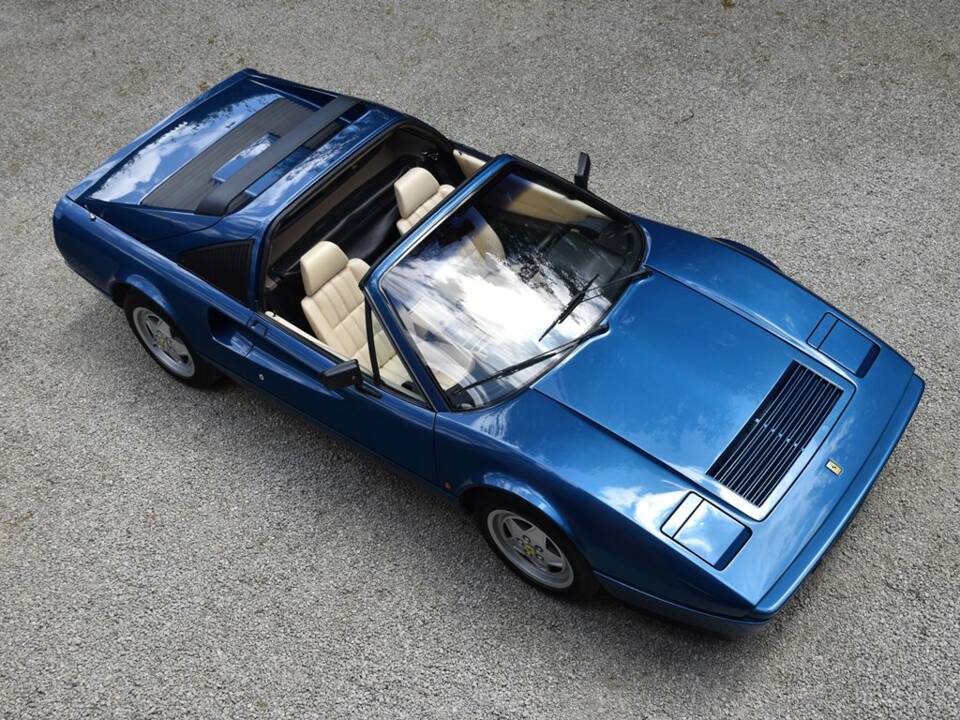 Image 11/47 of Ferrari 328 GTS (1989)