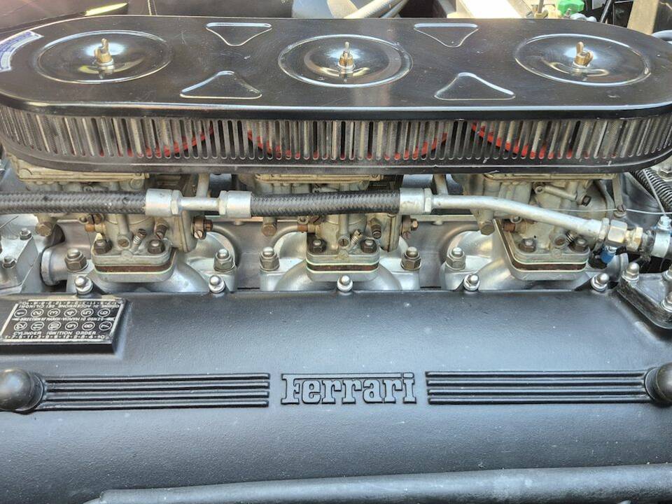 Imagen 62/66 de Ferrari 330 GT 2+2 (1964)