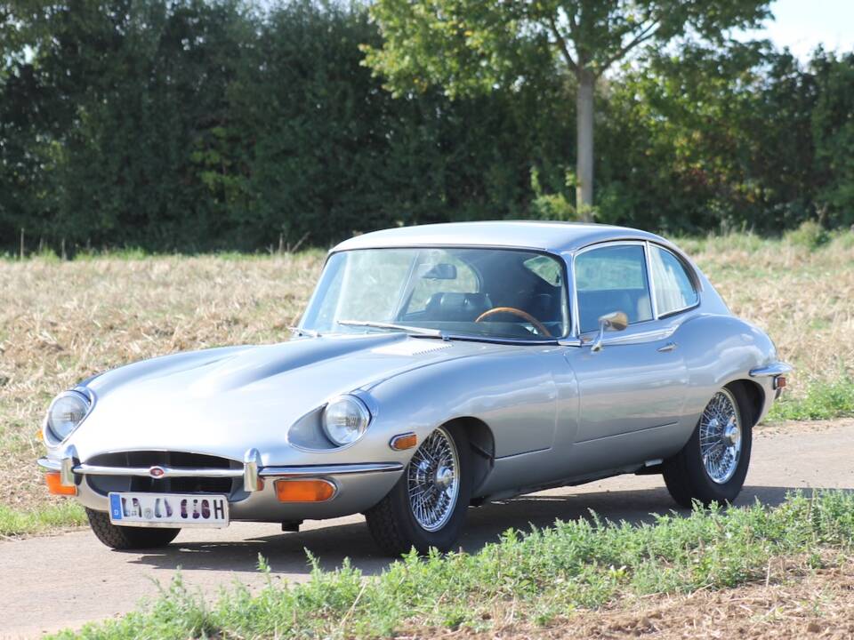 Bild 26/38 von Jaguar E-Type (2+2) (1968)