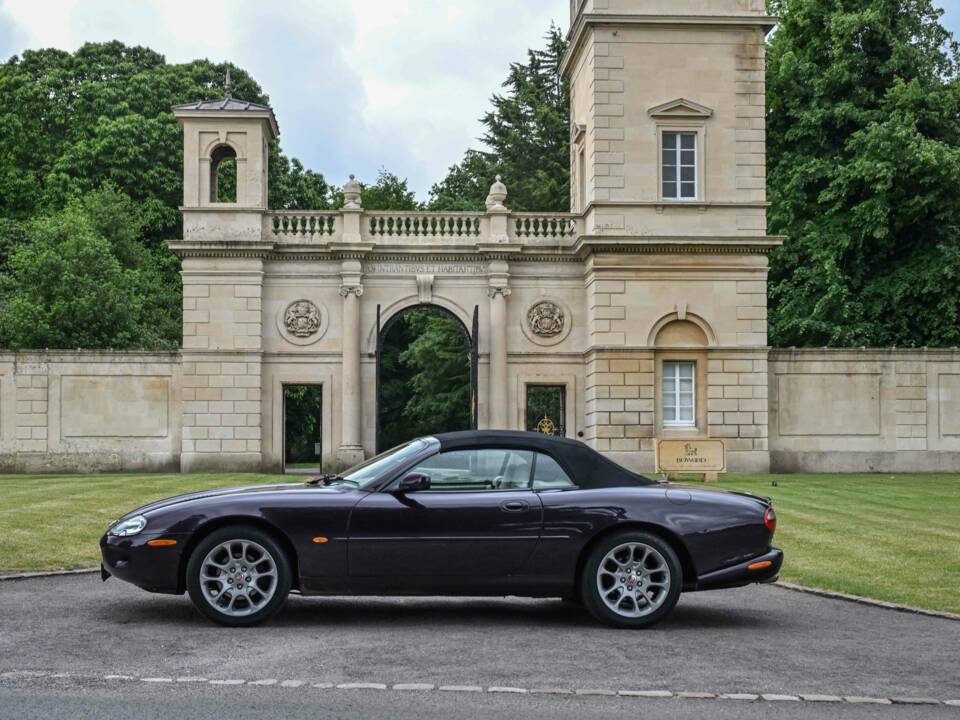 Afbeelding 38/50 van Jaguar XKR (1998)