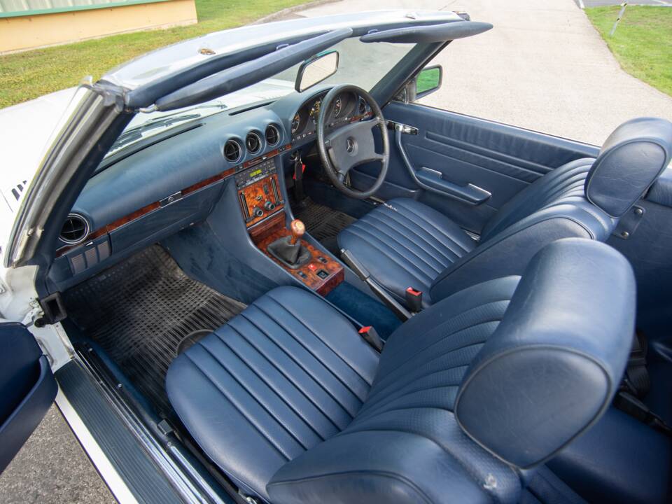 Afbeelding 18/35 van Mercedes-Benz 280 SL (1984)