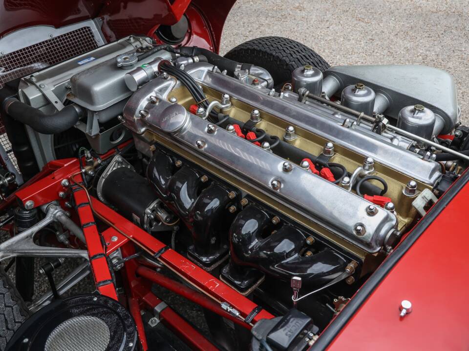 Image 5/41 de Jaguar E-Type 3.8 (1964)
