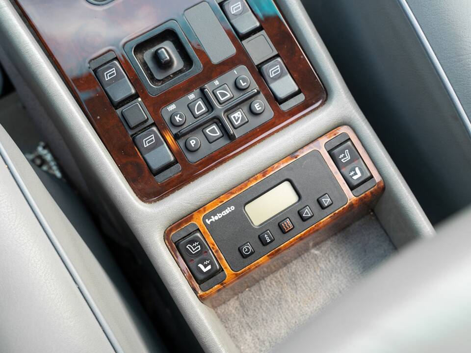 Image 52/72 de Mercedes-Benz 500 SEL (1984)
