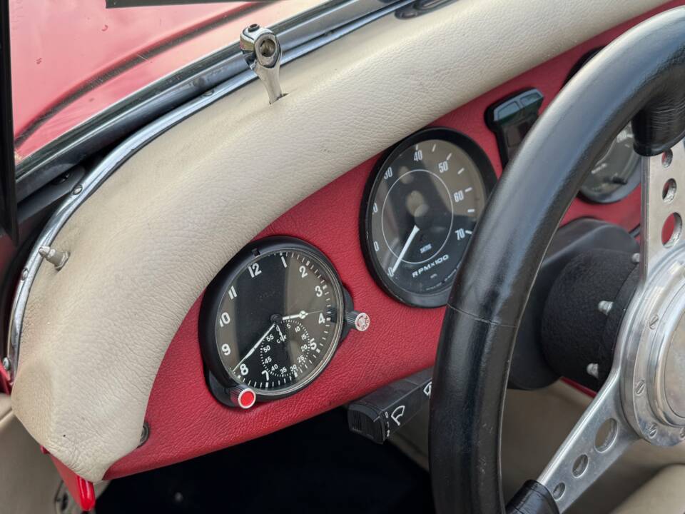 Bild 9/9 von Morgan Plus 8 (1982)