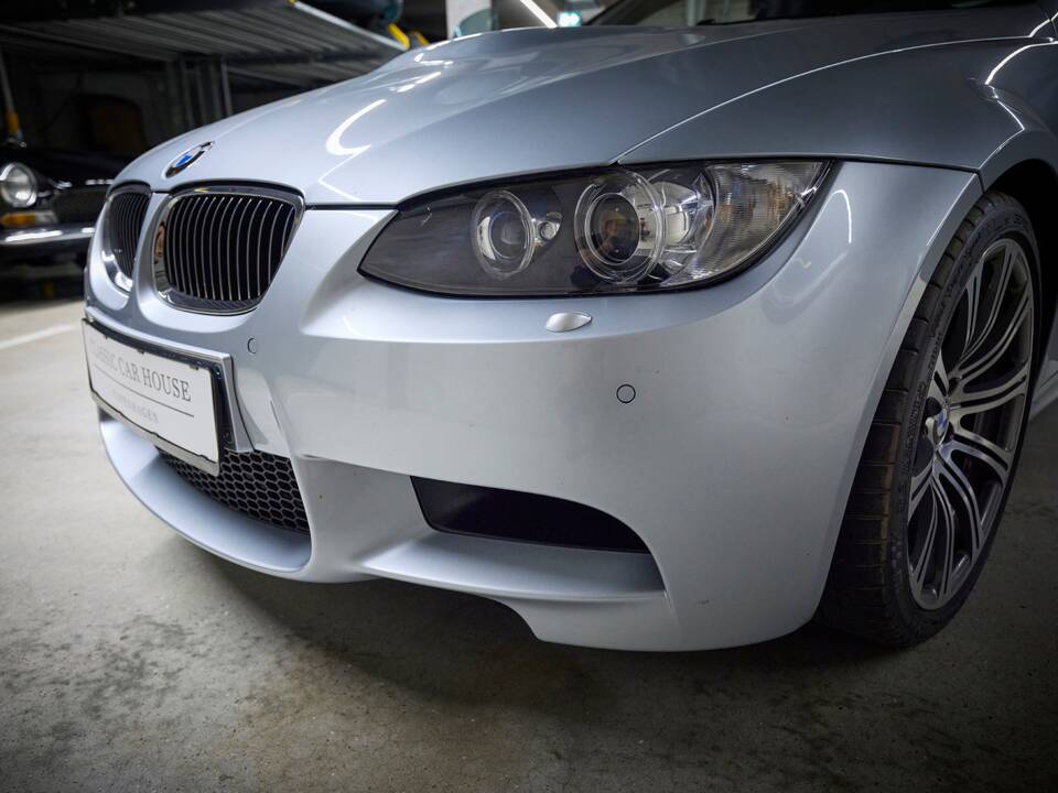 Image 30/100 of BMW M3 (2006)