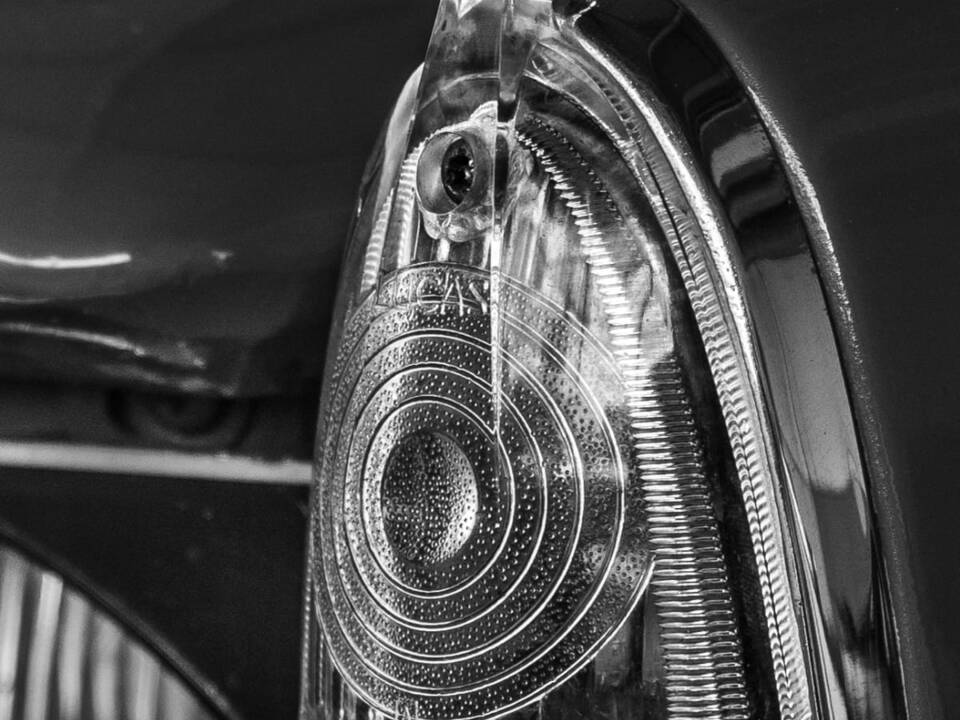 Image 21/31 of Rover 3500 S (1972)